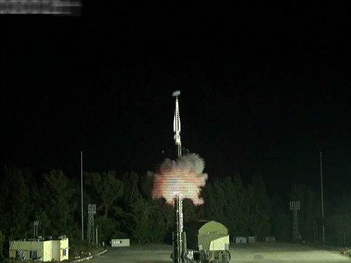 हाइपरसोनिक मिसाइलें 480 किलोग्राम के परमाणु हथियार या ट्रैडिशन हथियार कैरी कर सकती हैं। - Dainik Bhaskar