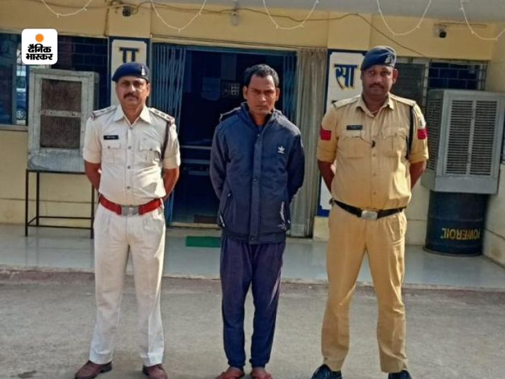 पुलिस ने आरोपी पति काे गिरफ्तार कर लिया है।