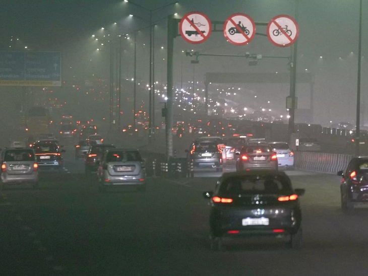 दिल्ली में लगातार 5वें दिन प्रदूषण का स्तर खतरनाक कैटेगरी में रिकॉर्ड किया गया। - Dainik Bhaskar