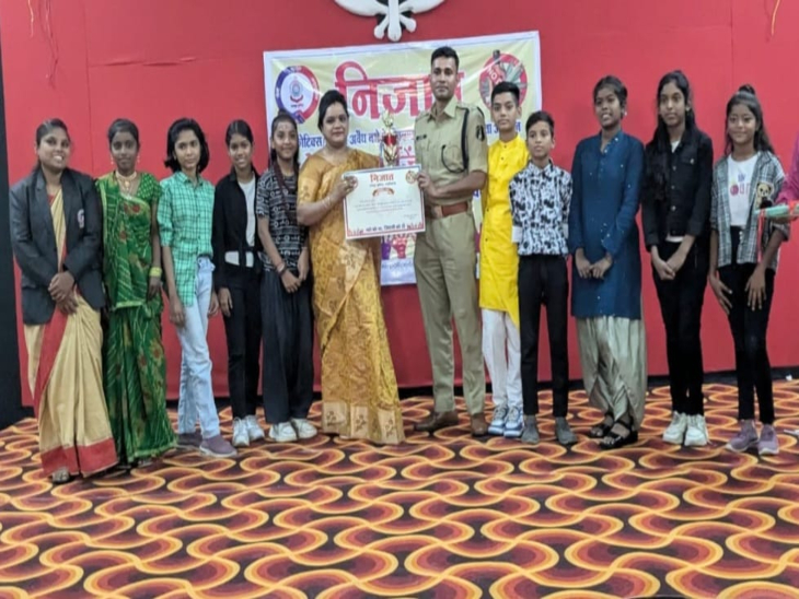 ये जागरूकता कार्यक्रम सिविल लाइन पुलिस ने सुंदरी पब्लिक स्कूल में चलाया है।