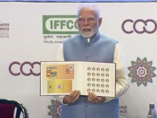 पीएम मोदी ने अंतर्राष्ट्रीय सहकारिता वर्ष 2025 का पोस्टल स्टाम्प एल्बम लॉन्च किया।