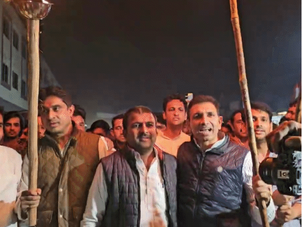 प्रदेश कांग्रेस अध्यक्ष जीतू पटवारी शाजापुर में मशाल यात्रा में शामिल हुए।