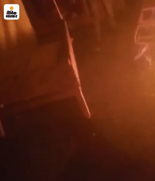 ये विजुअल जायरॉन गांव का है। यहां हमलावरों ने घरों में घुसकर आग लगा दी थी।