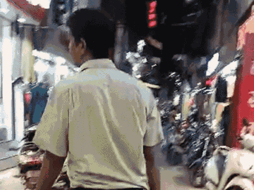 महिला ने एक वीडियो जारी किया था। दावा था कि सोरते ने एक साल पहले उसके बेटे की शादी की शॉपिंग करवाई थी।