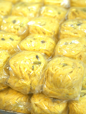 Every bite of the lachcha is soft and melts as soon as it is put in the mouth.
