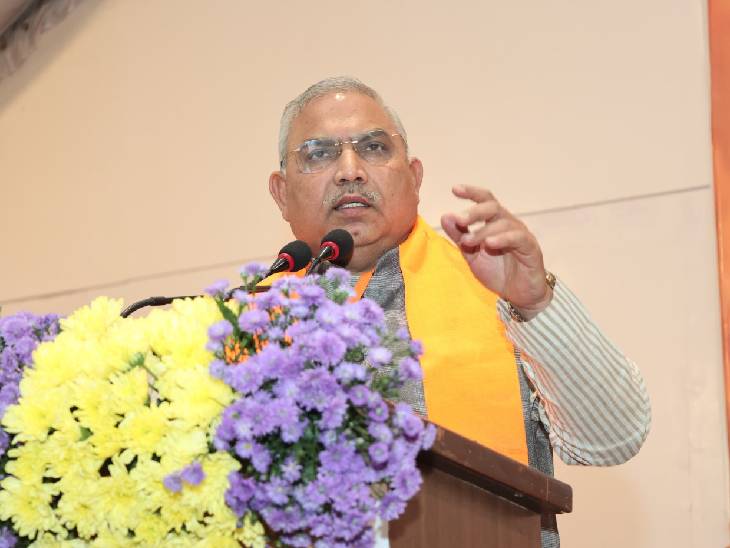 बीजेपी के राष्ट्रीय सह संगठन महामंत्री शिवप्रकाश ने बैठक को संबोधित किया।