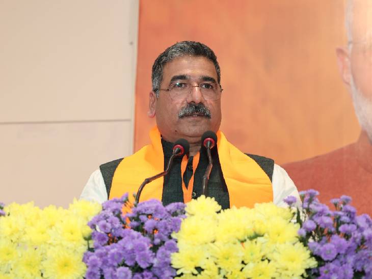 बीजेपी के प्रदेश संगठन महामंत्री हितानंद शर्मा ने बैठक को संबोधित किया।