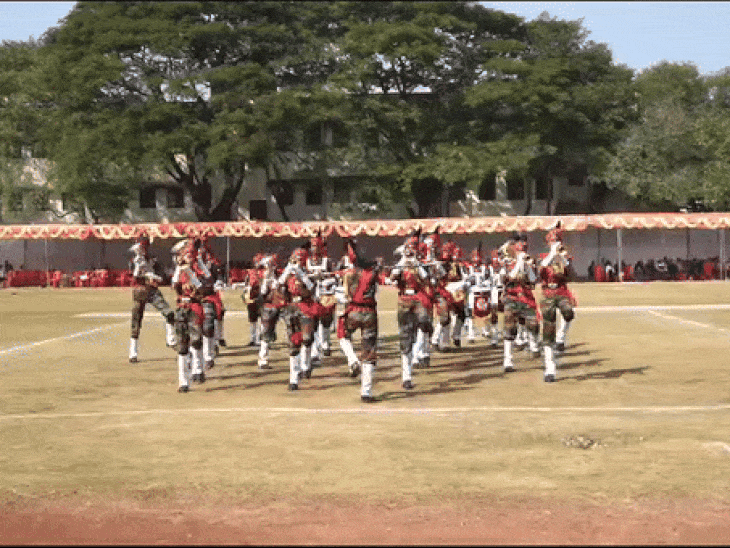 भोपाल के सुभाष उत्कृष्ट स्कूल के ग्राउंड पर प्रतियोगिता चल रही है।