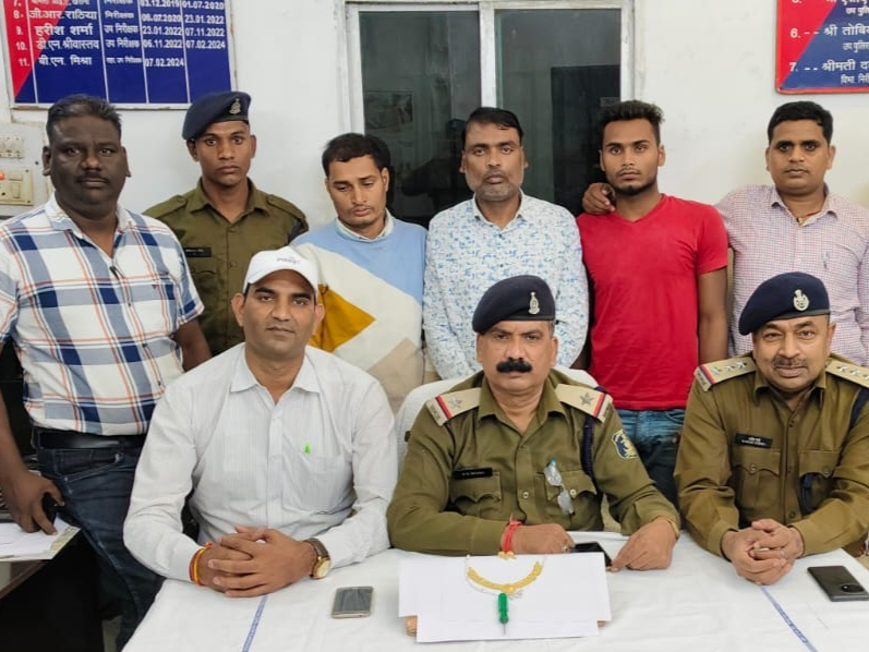 चलती ट्रेन में महिला यात्रियों को निशाना बनाते थे गैंग के सदस्य। - Dainik Bhaskar