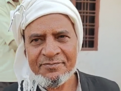 सलीम अहमद ने कहा- मेरी पोती को सांस लेने में दिक्कत हुई थी।
