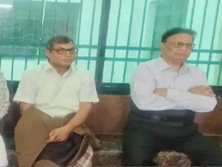 CGPSC घोटाला मामले में पूर्व अध्यक्ष टामन सिंह सोनवानी और श्रवण कुमार गोयल को CBI ने सोमवार को रायपुर के स्पेशल कोर्ट में पेश किया।
