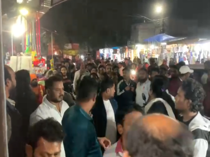 रायपुर SSP संतोष सिंह ने फौरन हंगामा करने वाले आरोपियों के खिलाफ FIR के निर्देश दिए।