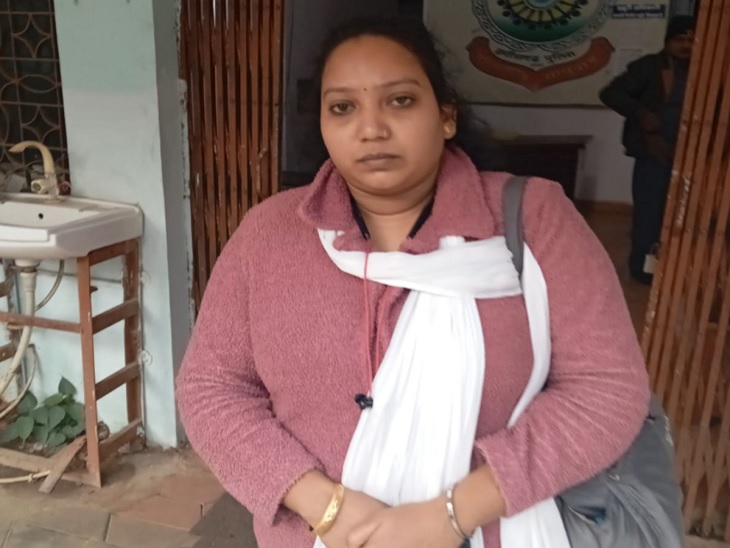 गिरफ्तार महिला ब्रांच मैनेजर लक्ष्मी यादव - Dainik Bhaskar