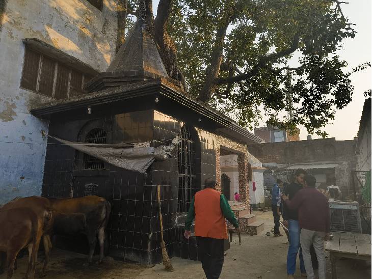 हे दरिबा मंदिर आहे, शिवलिंग स्थापित आहे.