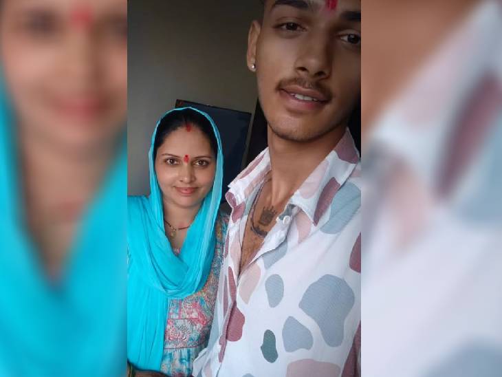 वंश के साथ उसकी मां।