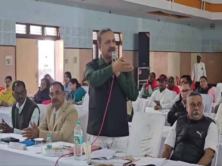 सत्तापक्ष ने सड़क निर्माण स्वीकृृति में पक्षपात का लगाया आरोप