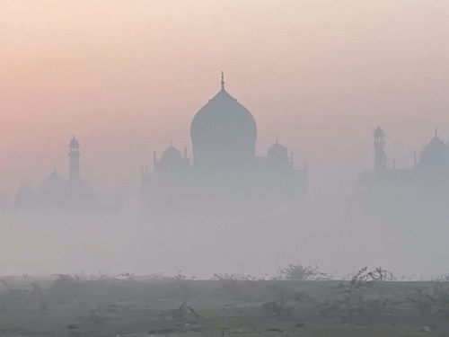 uttar pradesh UP Weather Today Rain Alert Fog Alert Kanpur varanshi prayagraj lucknow ghaziabad ayodhya Weather news video | यूपी में सीजन में पहली बार कोहरे का येलो अलर्ट: गाजियाबाद सबसे ठंडा,