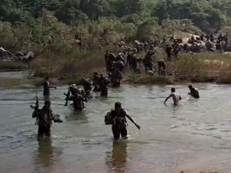 जवानों की फाइल फोटो। - Dainik Bhaskar