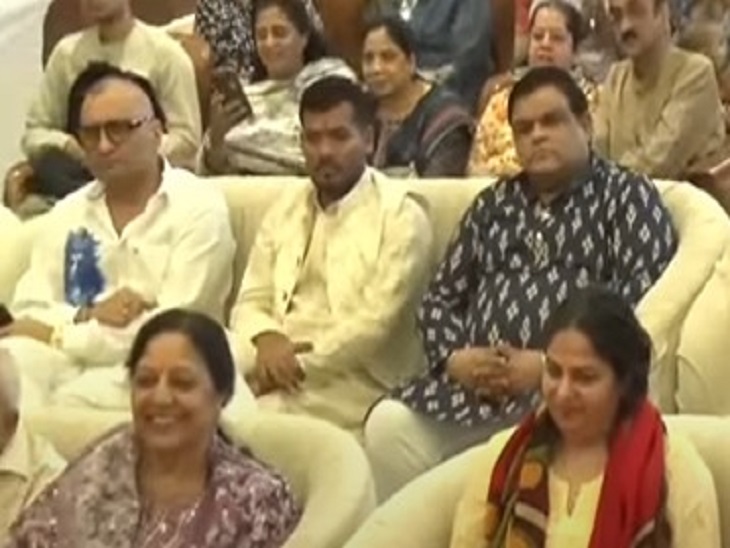 कथा में मौजूद रवि उप्पल और सौरभ चंद्राकर।