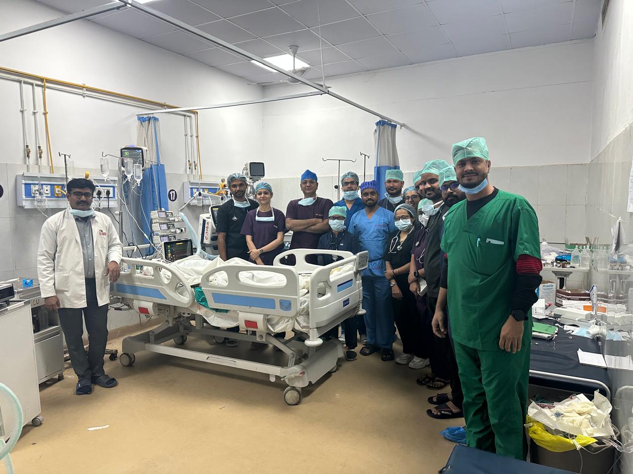 জয়পুরের এসএমএস হাসপাতালের ডাঃ রাজকুমারের দল ঝালাওয়ার থেকে জয়পুরে অঙ্গটি নিয়ে আসবে।