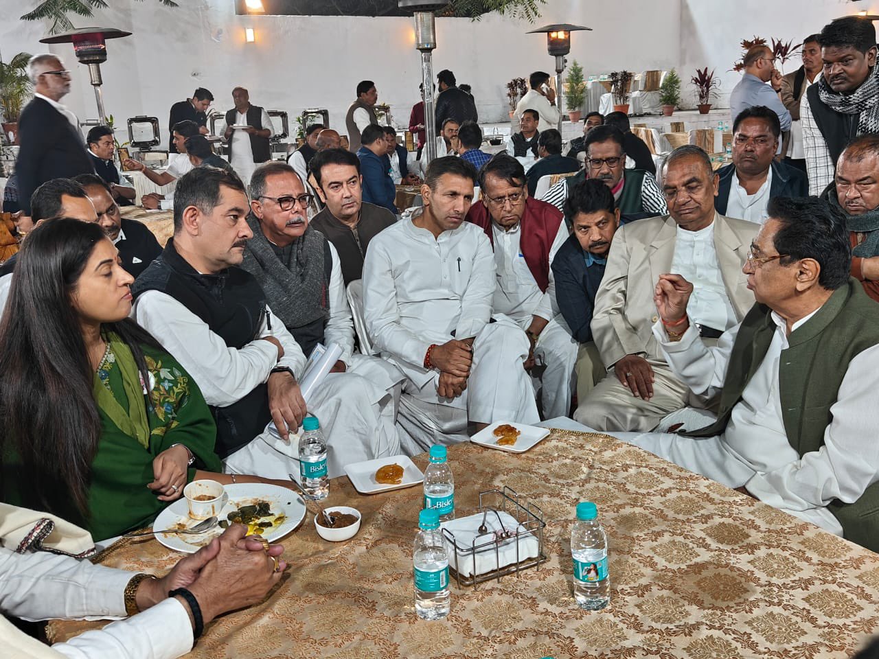 भोपाल में कमलनाथ की ‘डिनर पॉलिटिक्स’ में विधायकों का लगा जमावड़ा