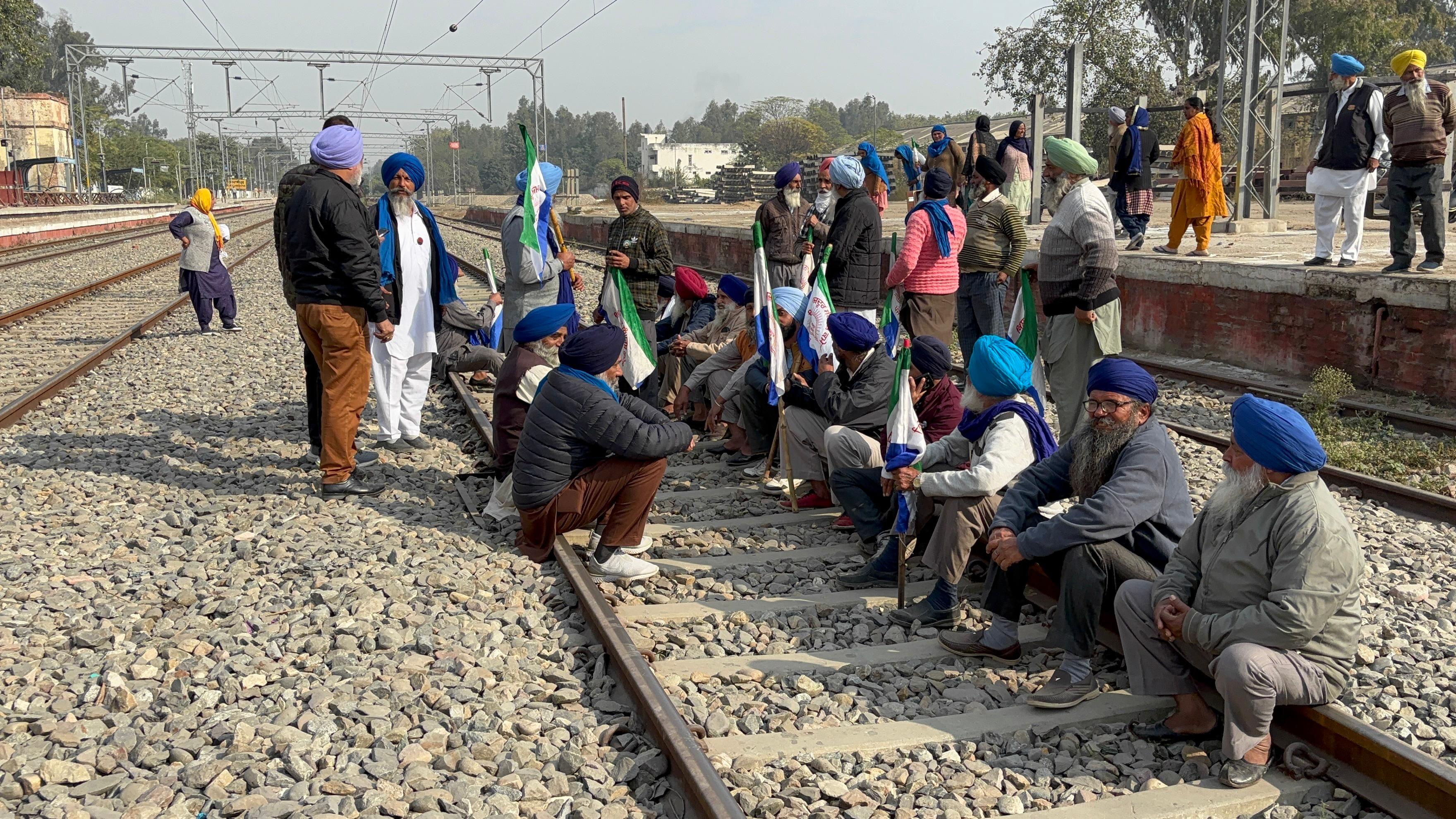 Punjab Farmers Protest Rail Roko Andolan Update। Shambhu Border ...