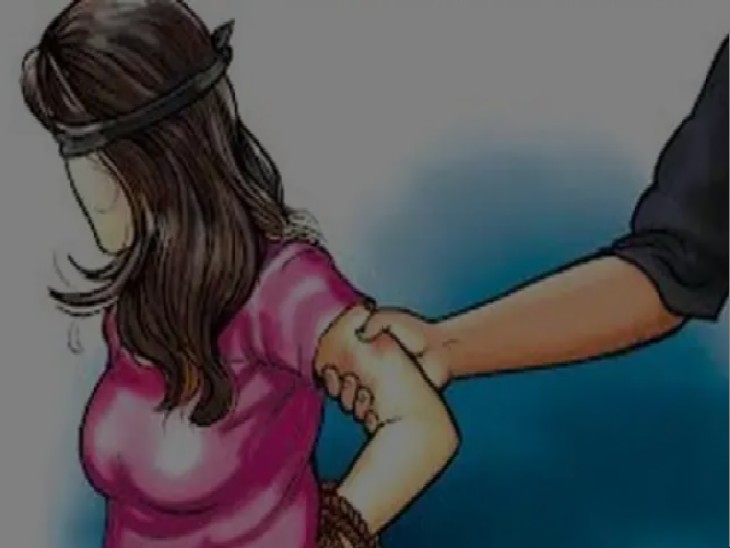 Incidents of molestation of girl students are not stopping | नहीं थम रहीं  छात्राओं से छेड़खानी की घटनाएं: मनचलों ने छात्रा को दौड़ाया, पीड़िता बोली-  स्कूल आने में डर ...