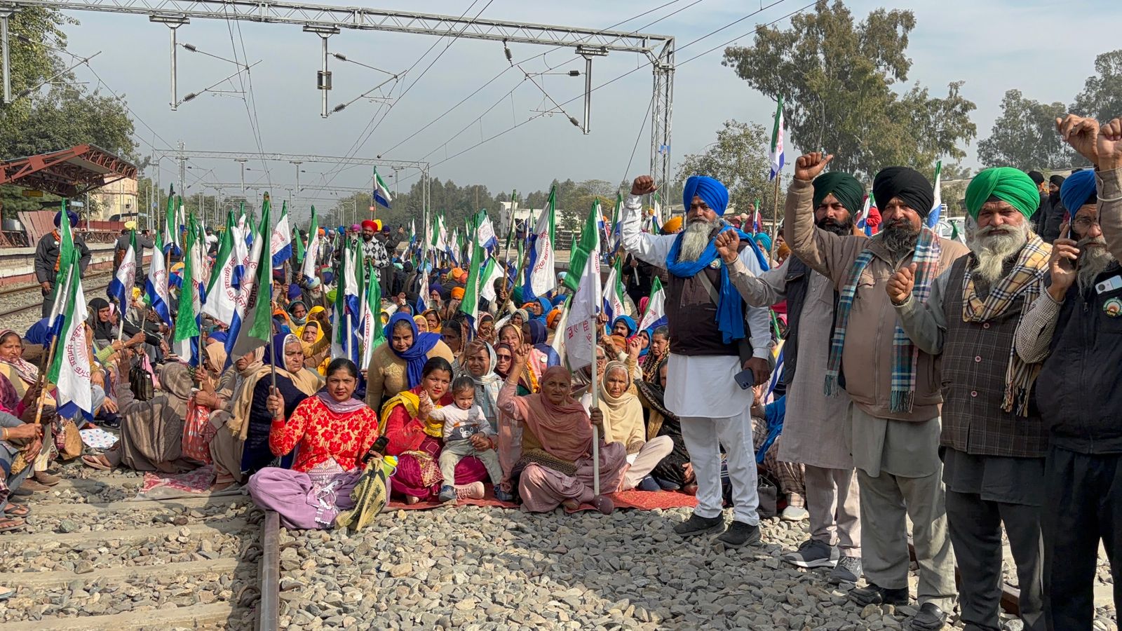 Punjab Farmers Protest Rail Roko Andolan Update। Shambhu Border ...