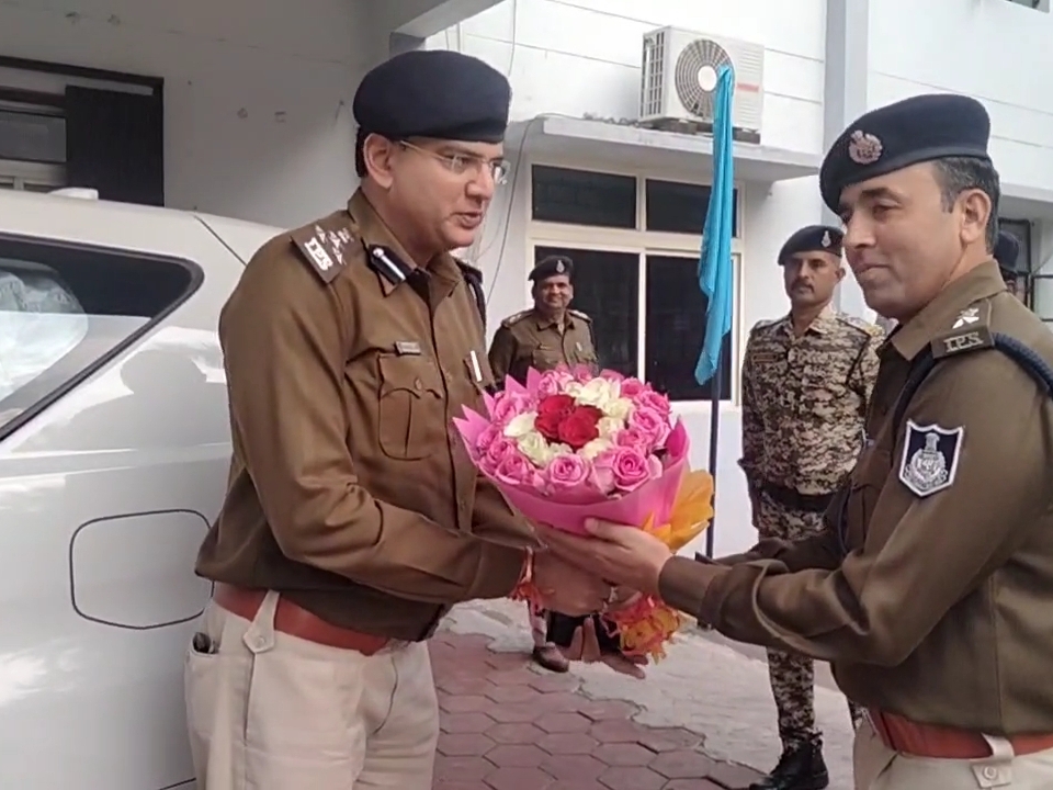 Dig Offic DIG asked questions after seeing the record of SP office