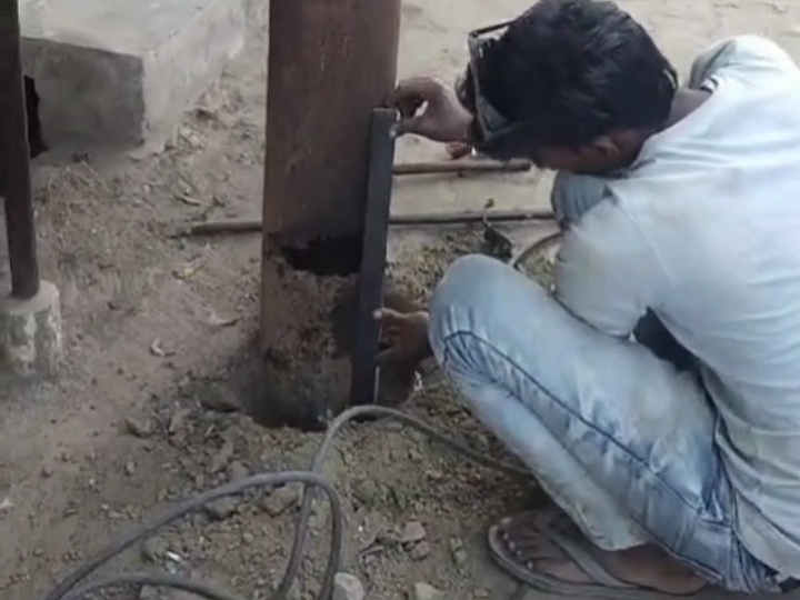 Repair of dilapidated electric pole started in Jahangirabad ...