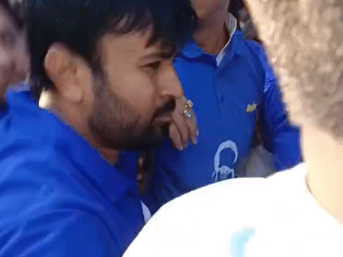 पुलिस से हुई झूमा-झटकी में गिरे यूथ कांग्रेस के राष्ट्रीय अध्यक्ष चिब