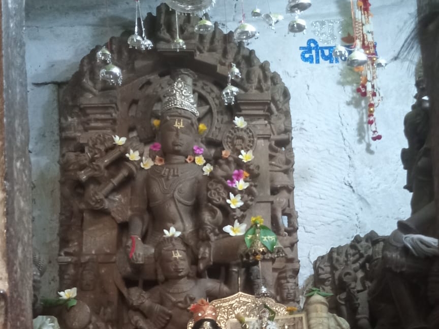 4 policemen posted at Ranchod Dham temple suspended