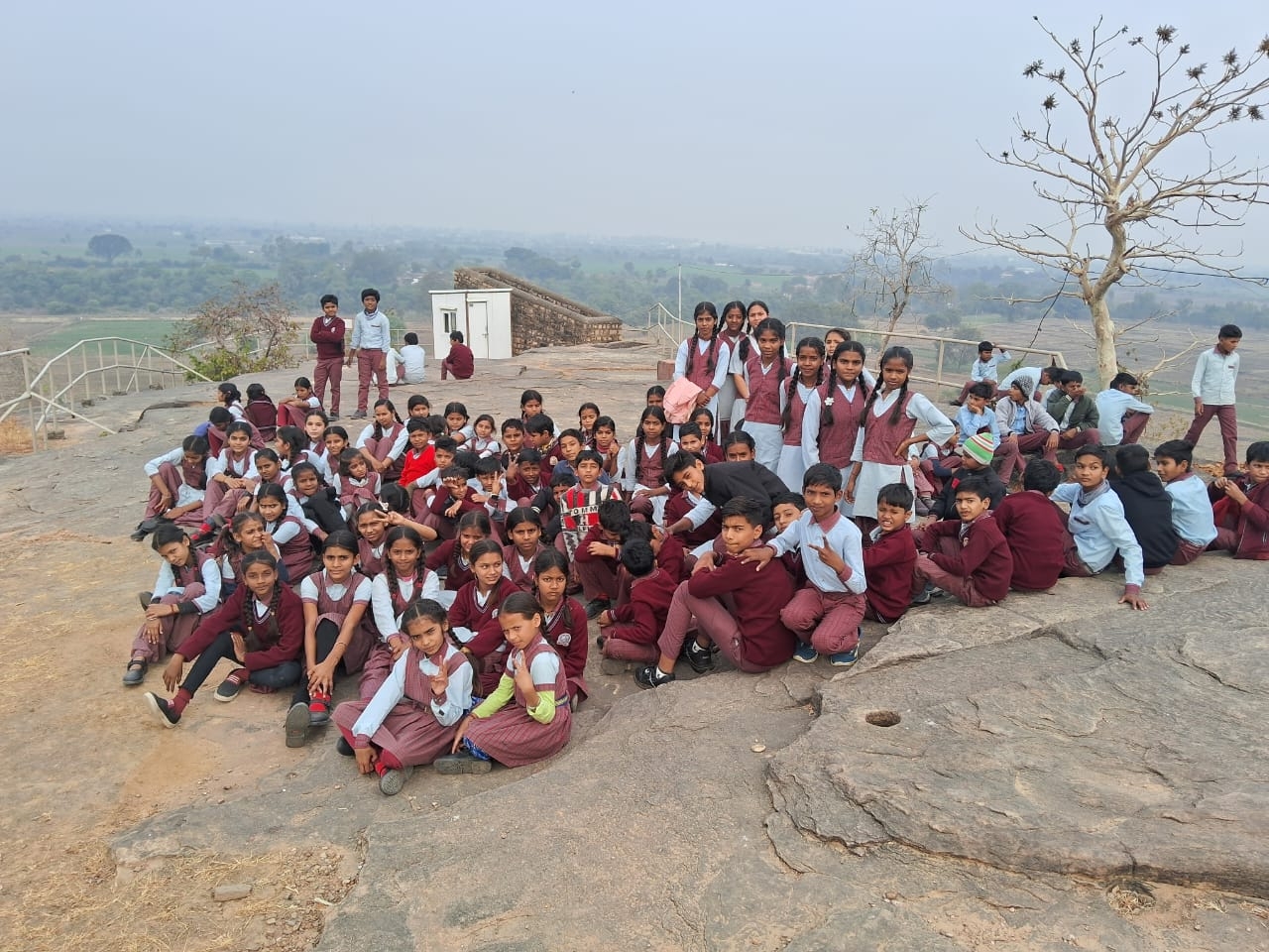Pathari Pathar Educational tour of students of Pathari | पठारी के छात्रों का शैक्षणिक ...