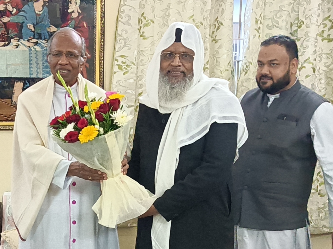 विभिन्न धर्मों के धर्मगुरुओं ने दी शुभकामनाएं।