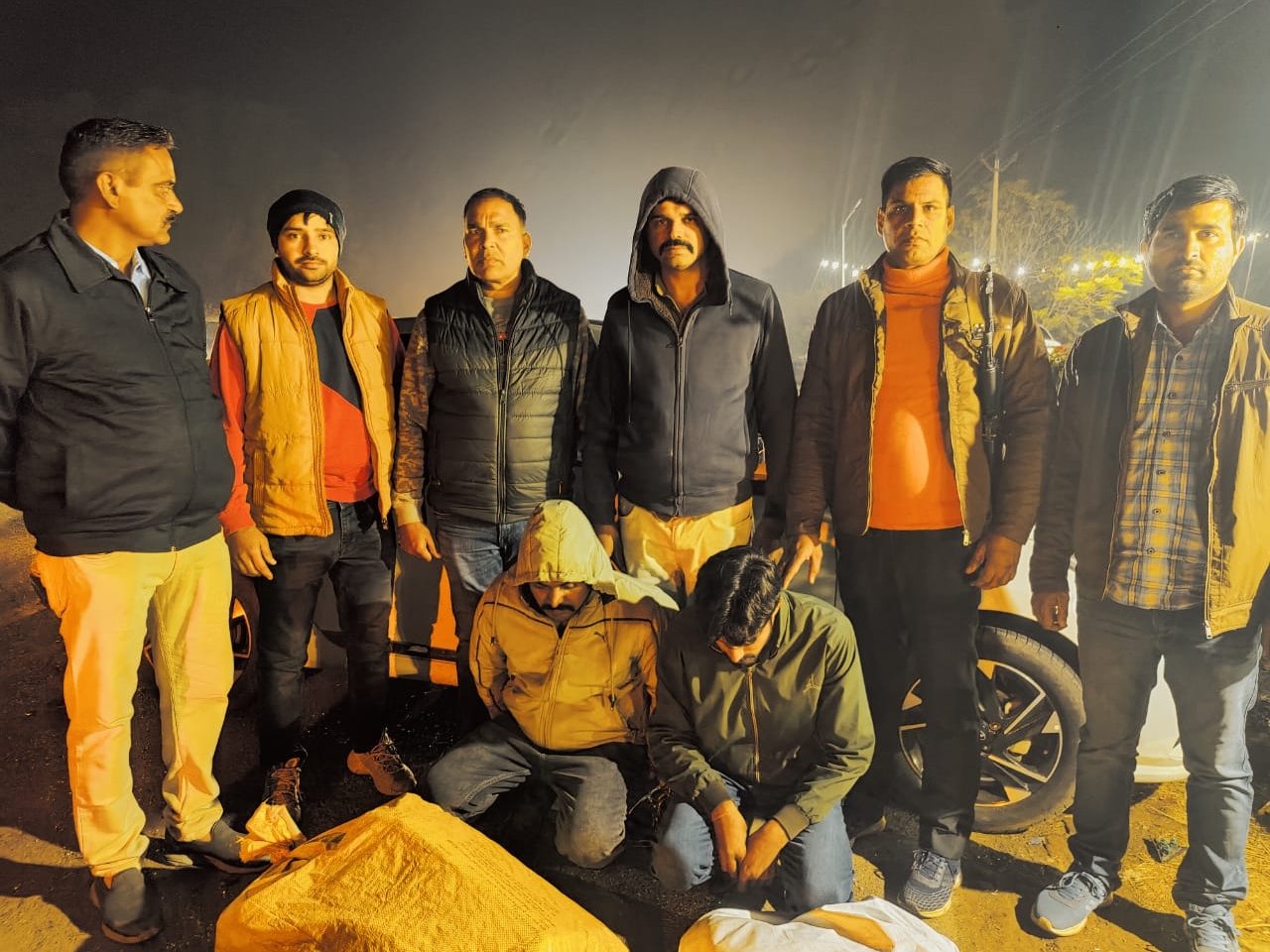 Sirsa Two drug smugglers arrest update | सिरसा में दो नशा तस्कर किए काबू:  कार से 25 किलो गांजा बरामद, दोनों सप्लाई करने जा रहे थे - Sirsa News |  Dainik Bhaskar