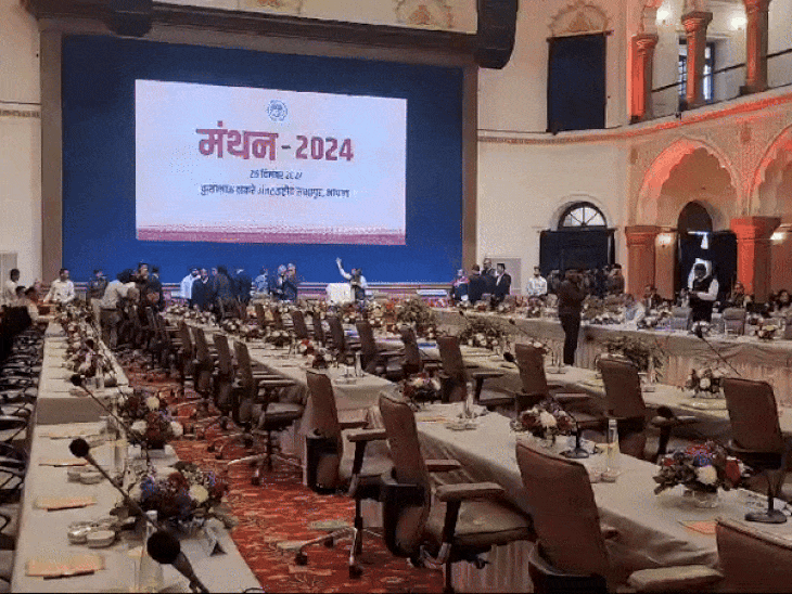 सीएम डॉ. मोहन यादव ने आज कैबिनेट मंत्रियों और अधिकारियों के साथ मंथन बैठक की।