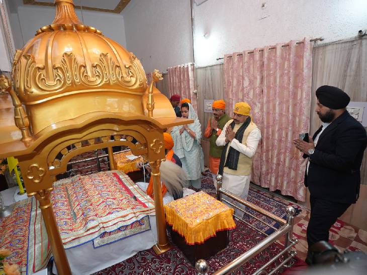 हमीदिया गुरुद्वारा में पहुंचकर सीएम डॉ यादव ने माथा टेका।