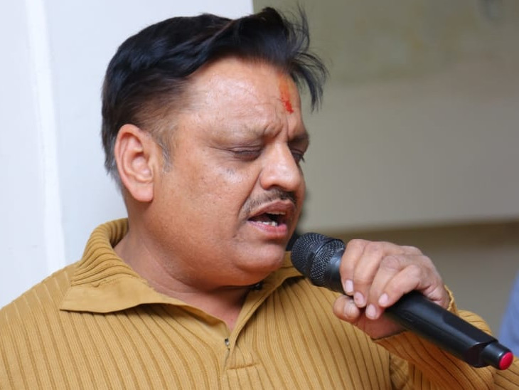 यश गौड़ को गाने का शौक था। उन्होंने अपना यूट्यूब चैनल बना रखा था और गाने के वीडियो डालते थे।