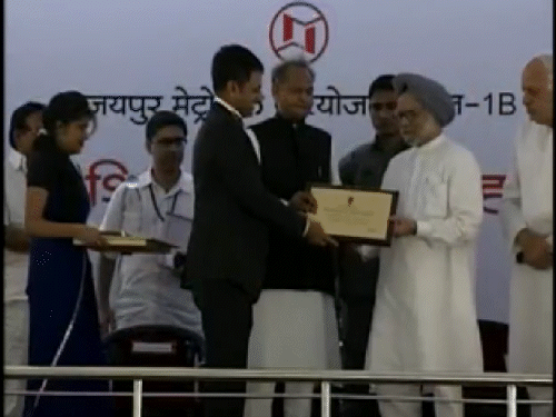 सितंबर 2013 में मनमोहन सिंह ने किशनगढ़ एयरपोर्ट और जयपुर मेट्रो फेज वन बी की नींव रखी।