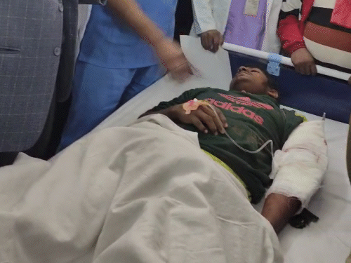 हादसे में गंभीर घायल स्टूडेंट का बराला अस्पताल में इलाज चल रहा है।