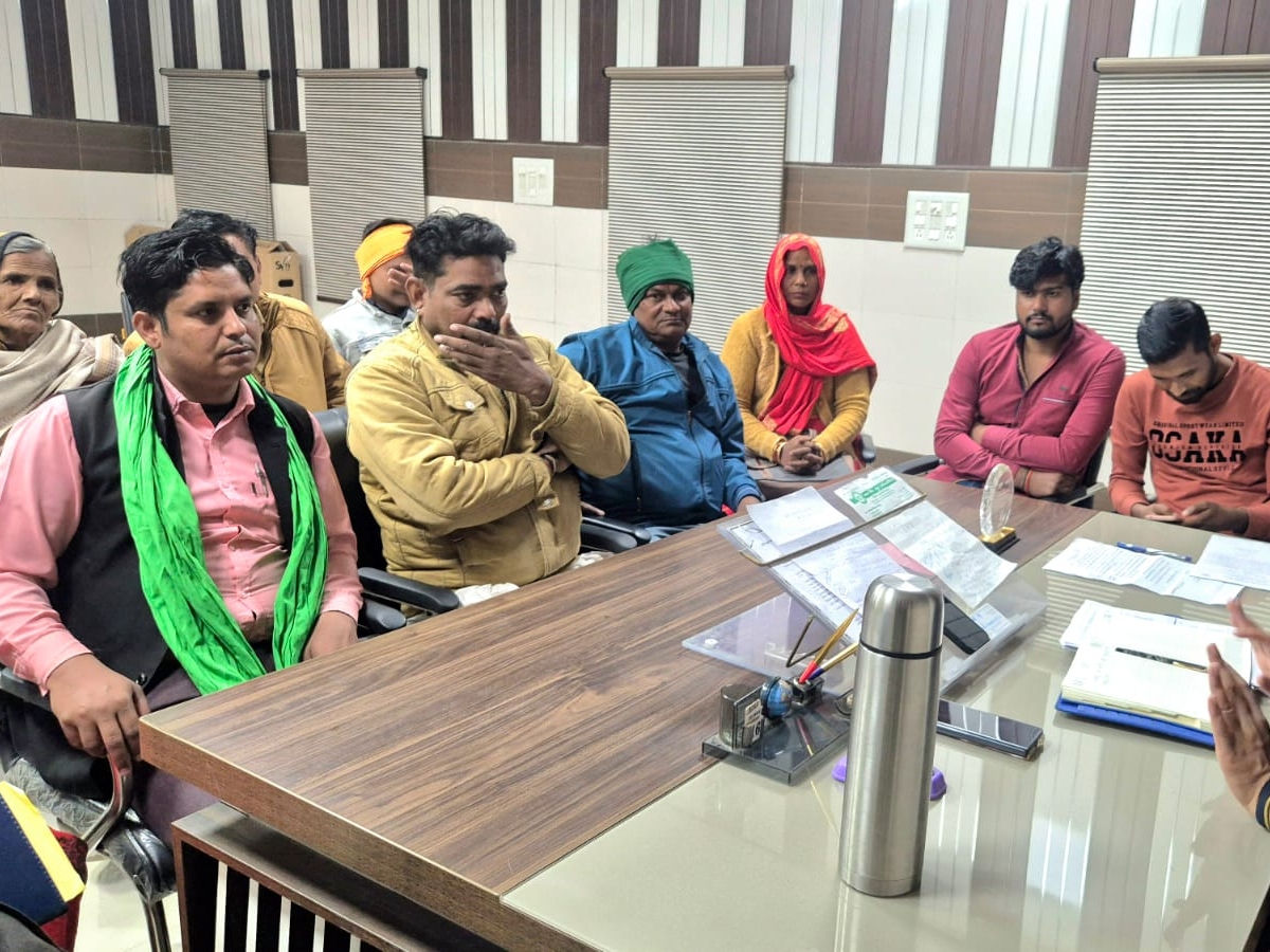 Bharatiya Kisan Union Haldhar surrounded Khurja block