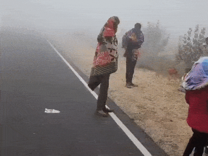 जोधपुर-बालोतरा हाईवे पर खड़ी पिकअप से बस टकरा गई। पिकअप के परखच्चे उड़ गए।