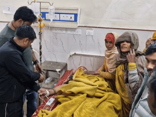 धौलपुर में अंधड़ और बारिश के कारण हुए हादसों में 17 लोग घायल हो गए। कलेक्टर और एसपी ने हॉस्पिटल पहुंचकर घायलों से मुलाकात की।