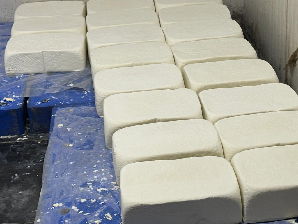 खाद्य विभाग को मिला नकली पनीर का ढेर, नए साल में होने वाली थी सप्लाई।