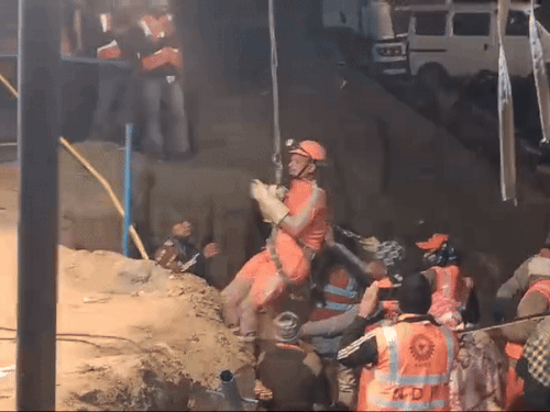 8 फीट की सुरंग खोद रही 6 एनडीआरएफ जवानों की टीम को 40 घंटे से ज्यादा का समय बीत चुका है।