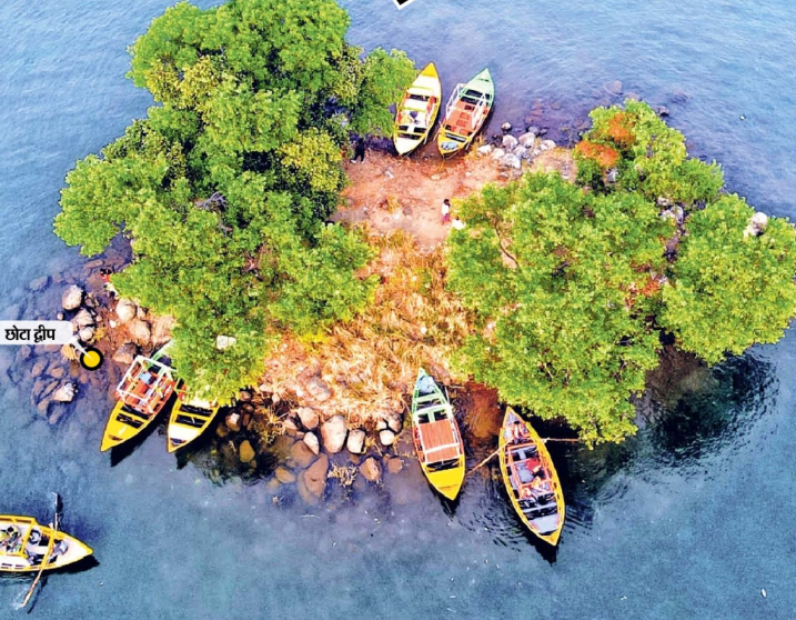 31 दिसंबर, 1 जनवरी, 26 जनवरी जैसे भीड़भाड़ वाले दिनों में किसी भी द्वीप पर सांता की सुविधा नाव चालक नहीं देते।