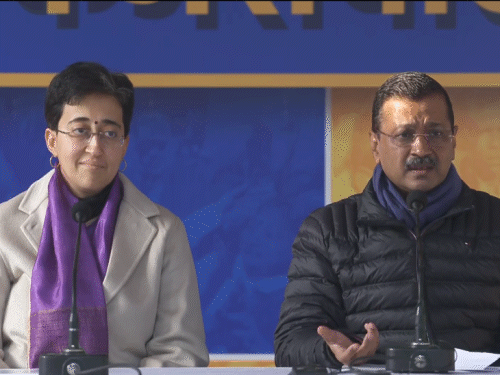 केजरीवाल ने कहा कि पीएम अपने 43 मिनट के भाषण में कोई काम नहीं गिना पाए। - Dainik Bhaskar