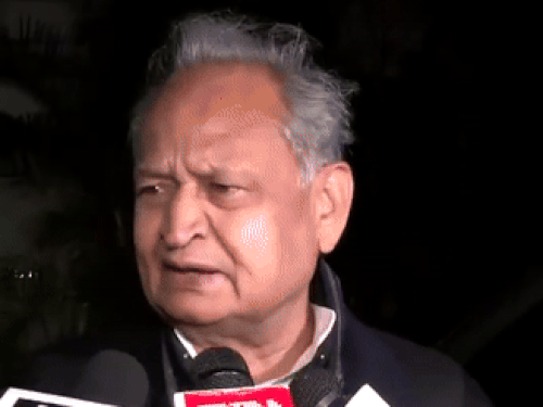 जिले हटाने के बाद पूर्व सीएम अशोक गहलोत ने भजनलाल सरकार पर कई आरोप लगाए थे।