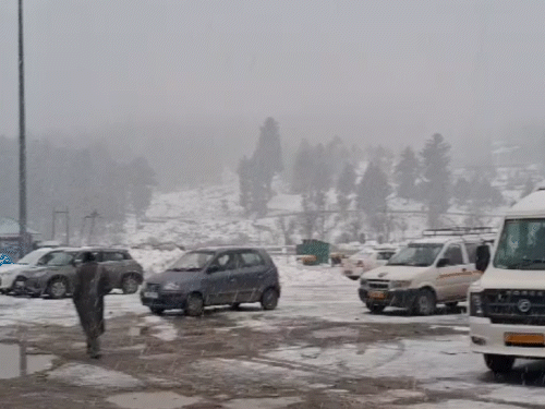 Jammu and Kashmir: Pahalgam witnessed snowfall throughout the day on Sunday.