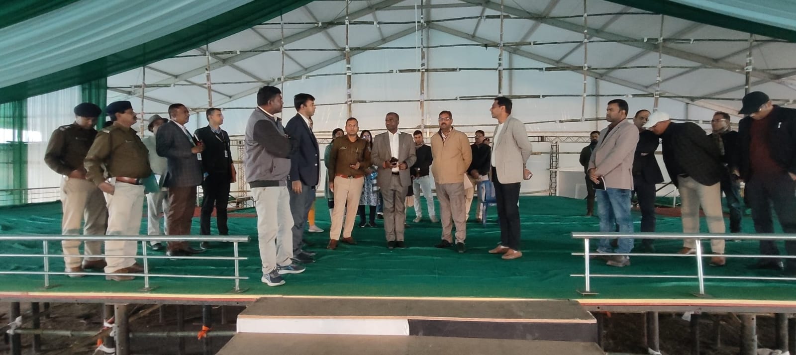 कार्यक्रम स्थल का महोताना महोतानाथ भजंत्री एवं अन्य अधिकारी